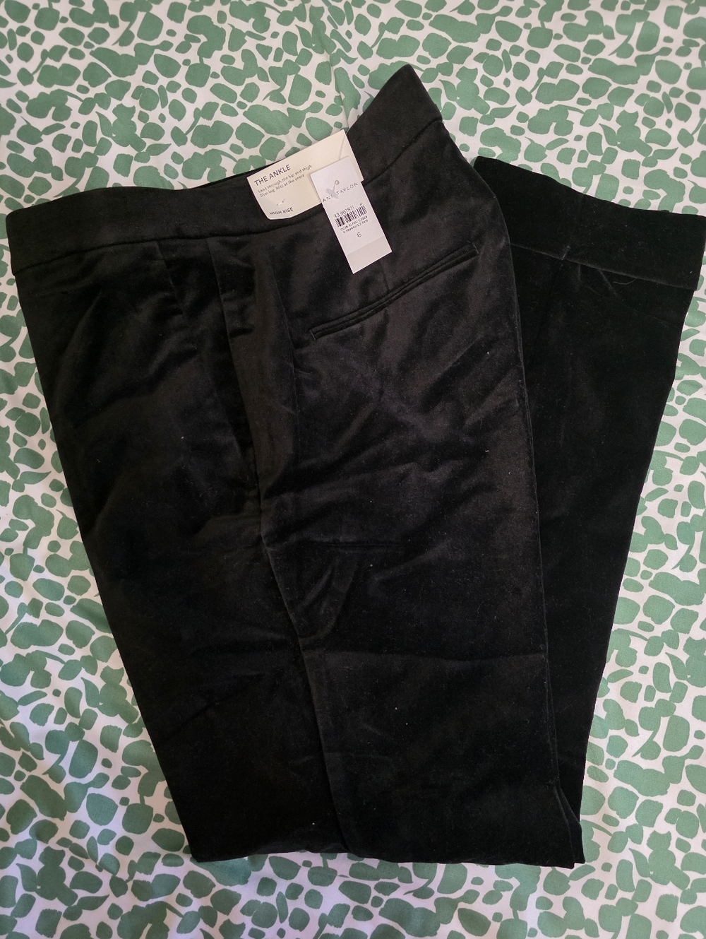 Ann Taylor-  Womenn’s Black Highrise Ankle Pants